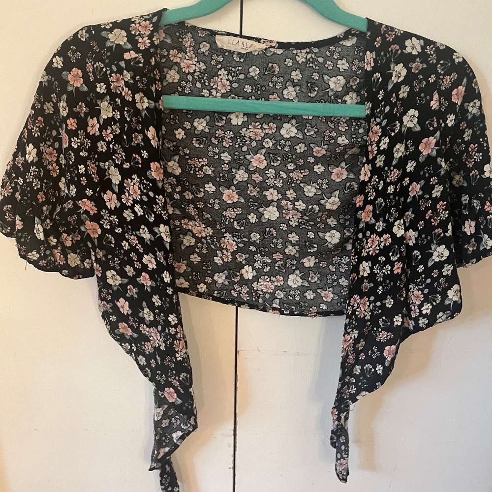 ILLA ILLA floral tie crop top